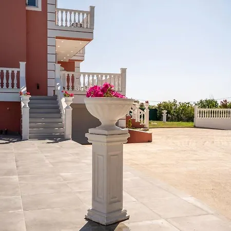 Five Stars Villa *